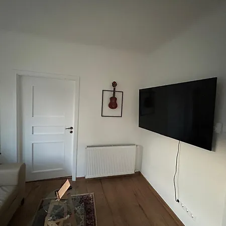 Exclusive At Vienna International Airport 0-24 Check-in